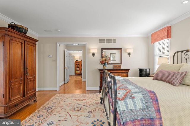 1 TREBLE LN, Malvern, PA 19355