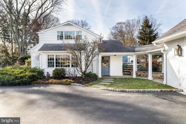 1 TREBLE LN, Malvern, PA 19355