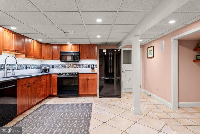 1 TREBLE LN, Malvern, PA 19355