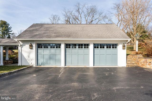 1 TREBLE LN, Malvern, PA 19355