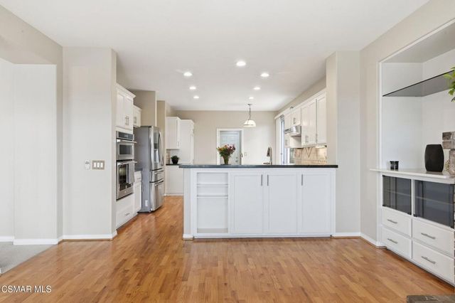 2440 Gillingham Circle, Thousand Oaks, CA 91362