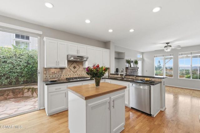 2440 Gillingham Circle, Thousand Oaks, CA 91362