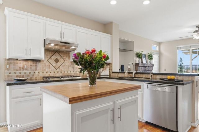 2440 Gillingham Circle, Thousand Oaks, CA 91362