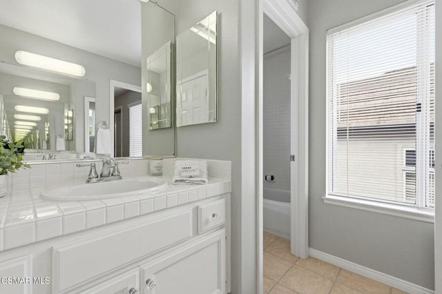 2440 Gillingham Circle, Thousand Oaks, CA 91362