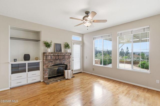 2440 Gillingham Circle, Thousand Oaks, CA 91362