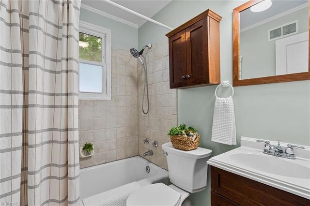 556 Overlook Street, Greensboro, NC 27403