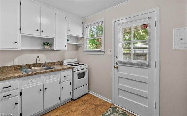 556 Overlook Street, Greensboro, NC 27403