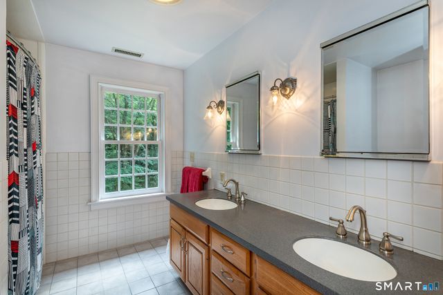 77 Judds Bridge Road, Roxbury, CT 06783