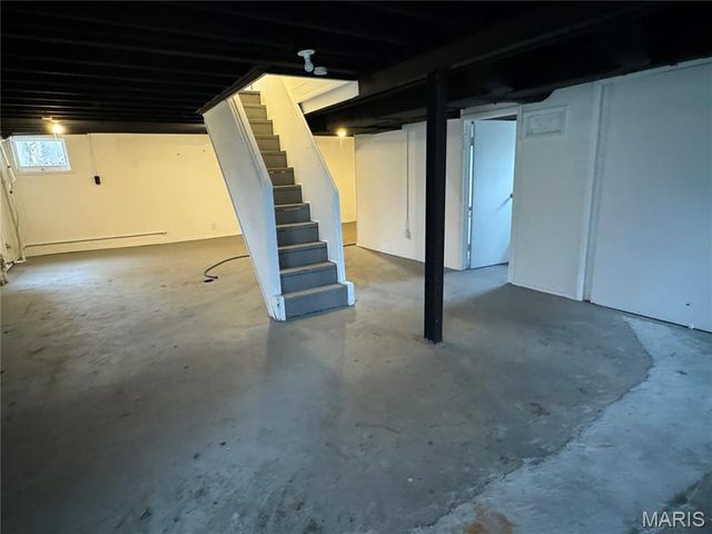 5701 Beldon Drive, Flordell Hills, MO 63136