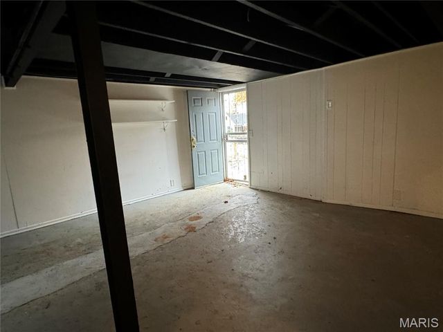 5701 Beldon Drive, Flordell Hills, MO 63136
