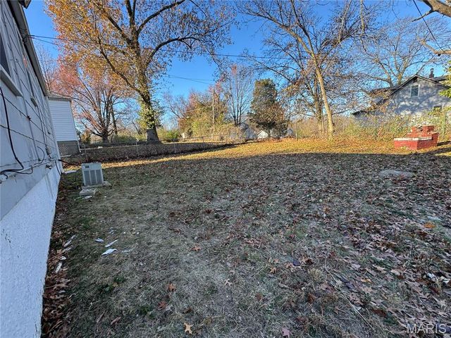 5701 Beldon Drive, Flordell Hills, MO 63136