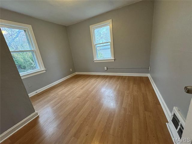 5701 Beldon Drive, Flordell Hills, MO 63136