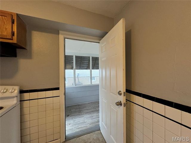 5701 Beldon Drive, Flordell Hills, MO 63136
