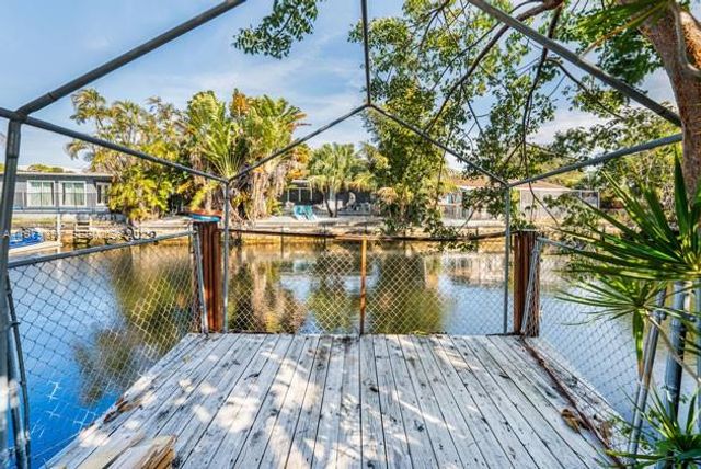 1830 NW 32nd St, Oakland Park, FL 33309