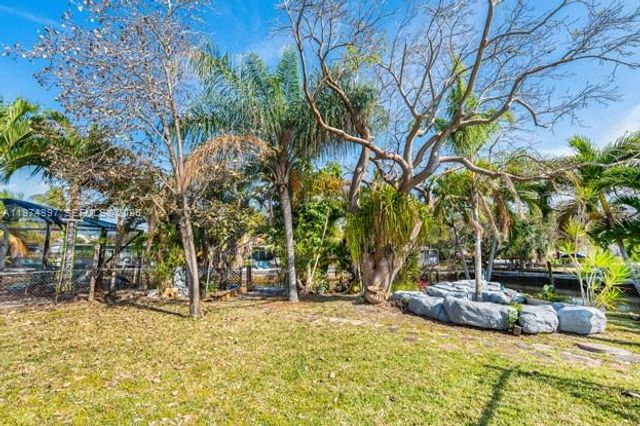 1830 NW 32nd St, Oakland Park, FL 33309
