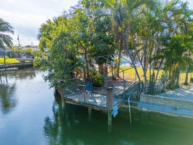 1830 NW 32nd St, Oakland Park, FL 33309