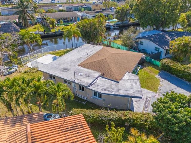 1830 NW 32nd St, Oakland Park, FL 33309