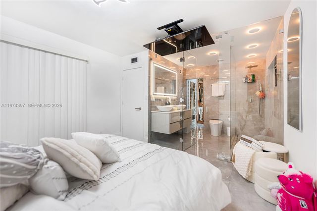 1830 NW 32nd St, Oakland Park, FL 33309