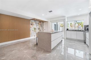 1830 NW 32nd St, Oakland Park, FL 33309