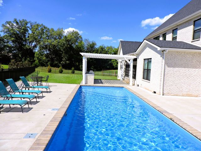 3166 Fern Croft Ln, Clarksville, TN 37043