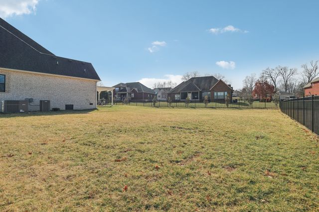 3166 Fern Croft Ln, Clarksville, TN 37043