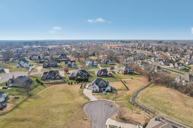 3166 Fern Croft Ln, Clarksville, TN 37043