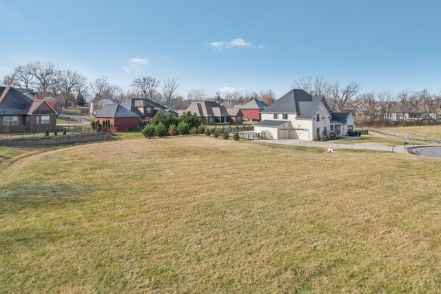 3166 Fern Croft Ln, Clarksville, TN 37043