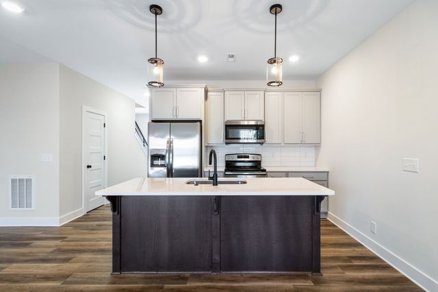 160 Excell Rd Unit I, Clarksville, TN 37043