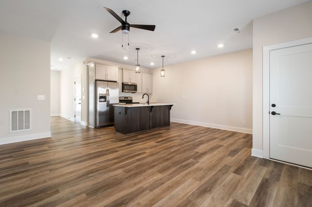 160 Excell Rd Unit I, Clarksville, TN 37043