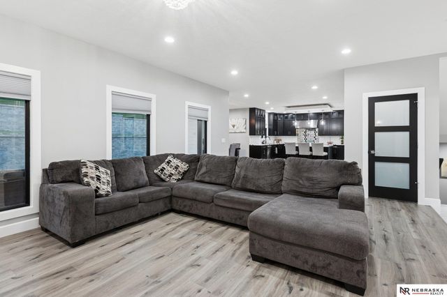 2550 N 188th Street, Omaha, NE 68022