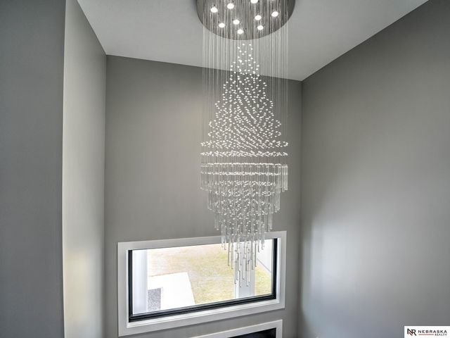 2550 N 188th Street, Omaha, NE 68022