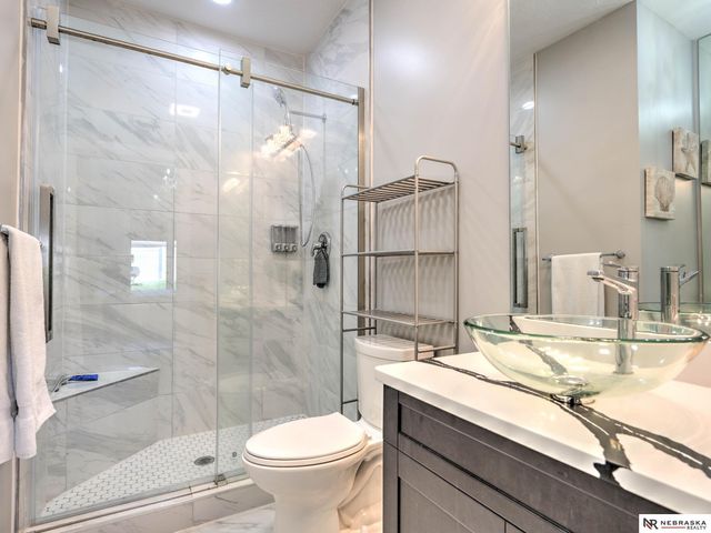 2550 N 188th Street, Omaha, NE 68022