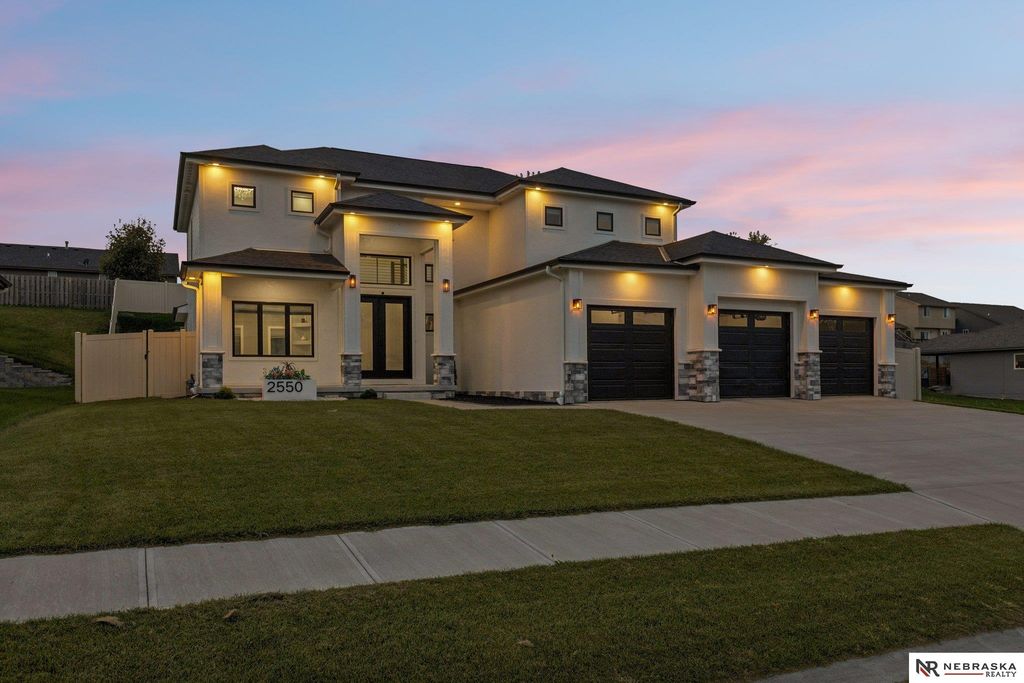 2550 N 188th Street, Omaha, NE 68022