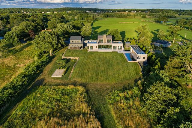451 Seapowet Avenue, Tiverton, RI 02878