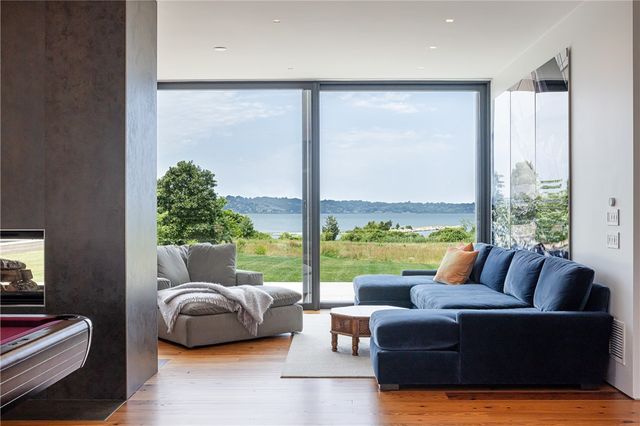 451 Seapowet Avenue, Tiverton, RI 02878