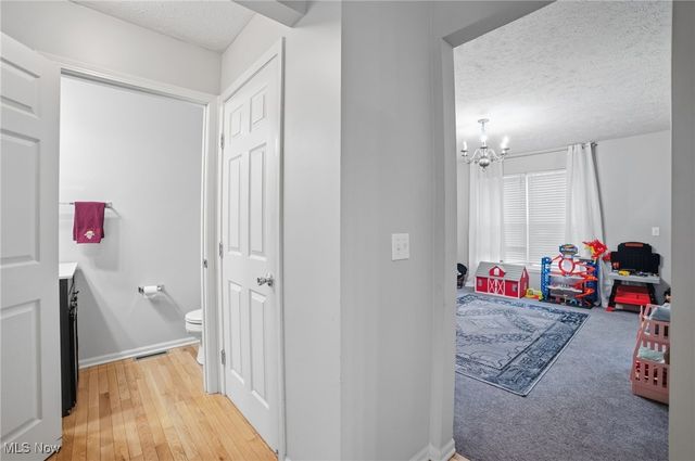 2279 Becket Circle, Stow, OH 44224