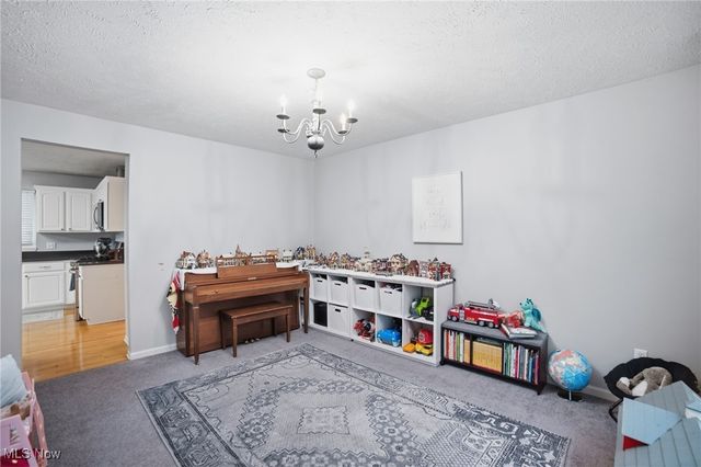 2279 Becket Circle, Stow, OH 44224