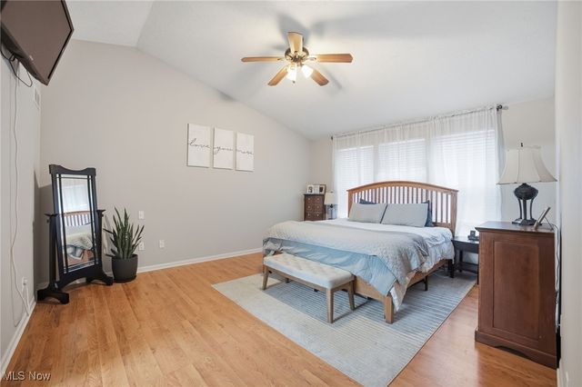 2279 Becket Circle, Stow, OH 44224