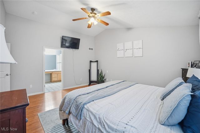 2279 Becket Circle, Stow, OH 44224