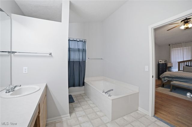 2279 Becket Circle, Stow, OH 44224