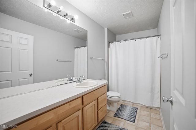 2279 Becket Circle, Stow, OH 44224