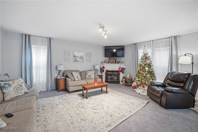 2279 Becket Circle, Stow, OH 44224