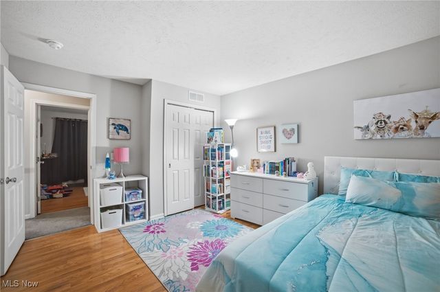 2279 Becket Circle, Stow, OH 44224