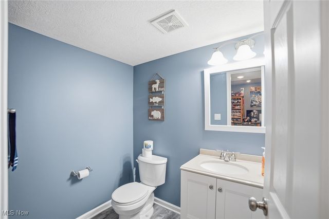 2279 Becket Circle, Stow, OH 44224