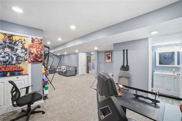 2279 Becket Circle, Stow, OH 44224