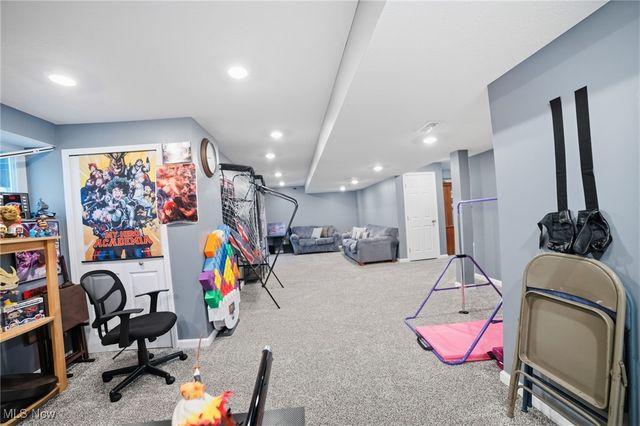 2279 Becket Circle, Stow, OH 44224