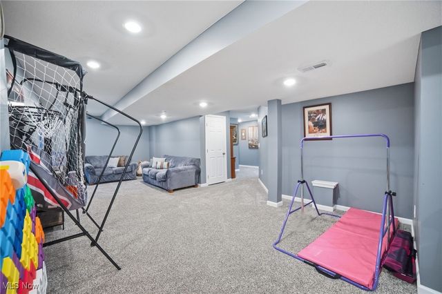 2279 Becket Circle, Stow, OH 44224