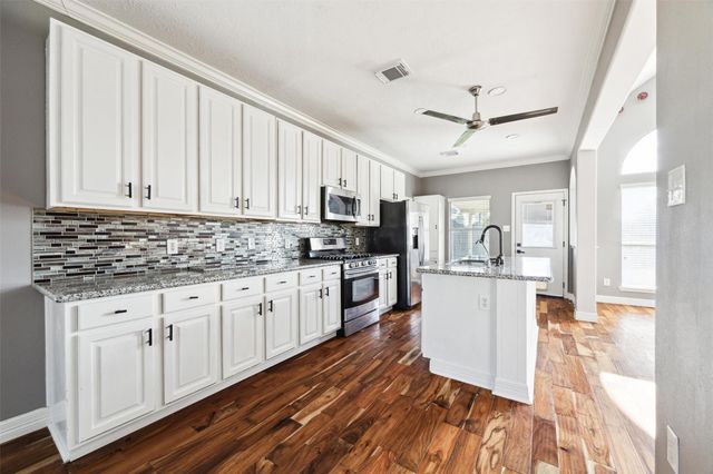 3629 Pine Valley Drive, Pearland, TX 77581