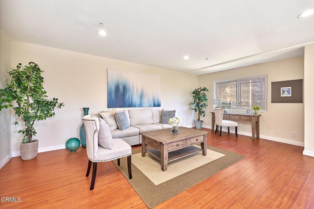 2466 Montrose Avenue 7, Montrose, CA 91020 — photo 2