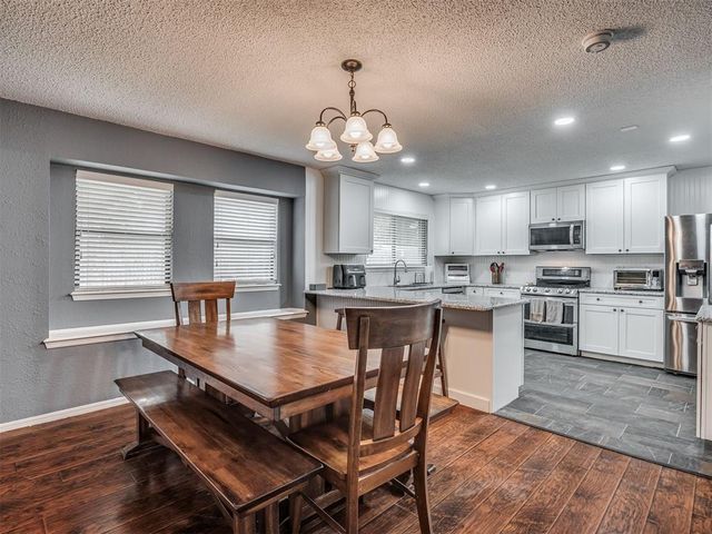 617 S Willowood Drive, Yukon, OK 73099